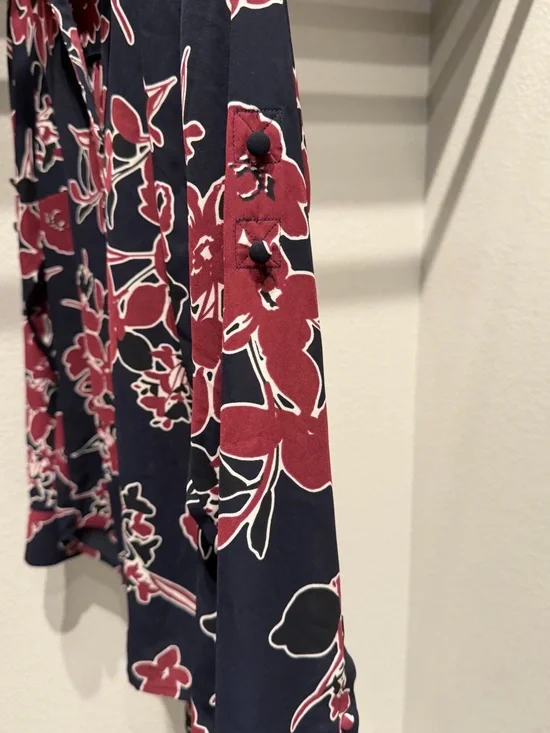 Express Portofino Slim fit Navy Floral Button-Up Blouse with Red Floral Print - Picture 6 of 6